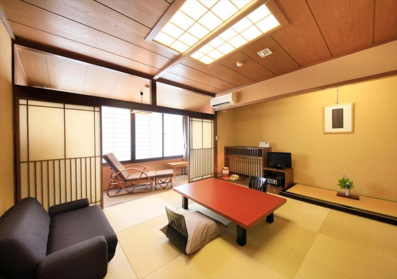 Saikatei Jidaiya Hotel Kaminoyama Buitenkant foto